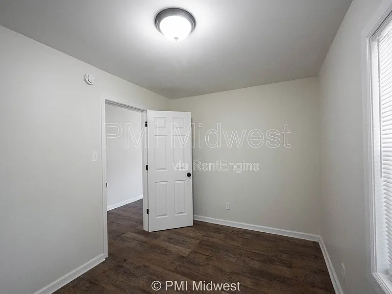 512 N Chester Ave — Photo 9