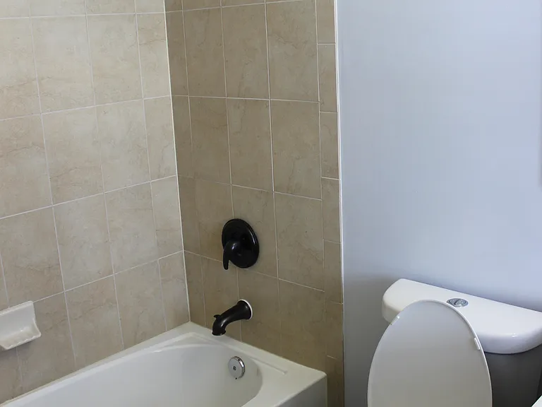 3211 SE 6th St — Photo 22
