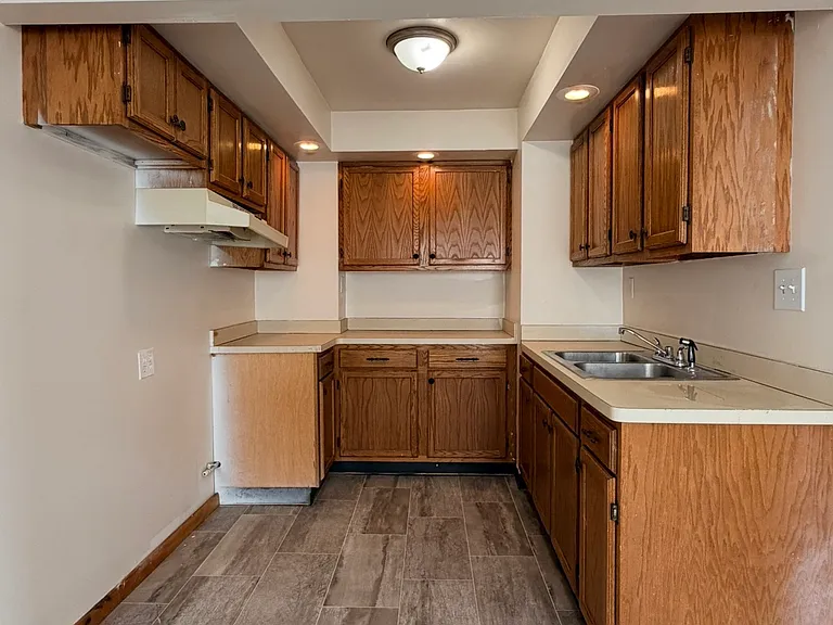 145 Crowley Ave #4 — Photo 4