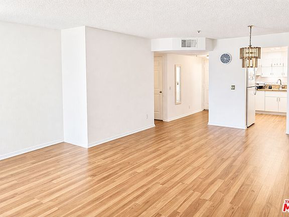 5th image of 9014 Burnet Ave Unit 208