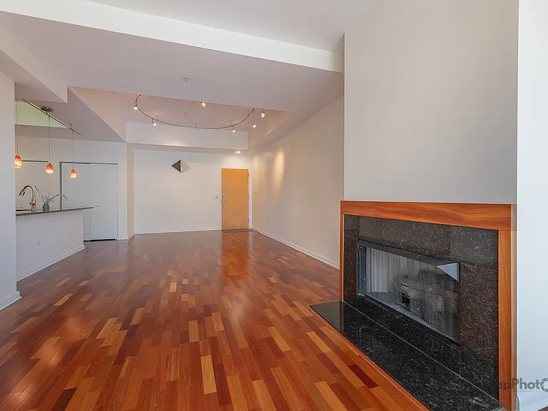 1720 Oak Ave #201 — Photo 8