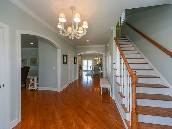 3rd image of 3017 Bayland Dr