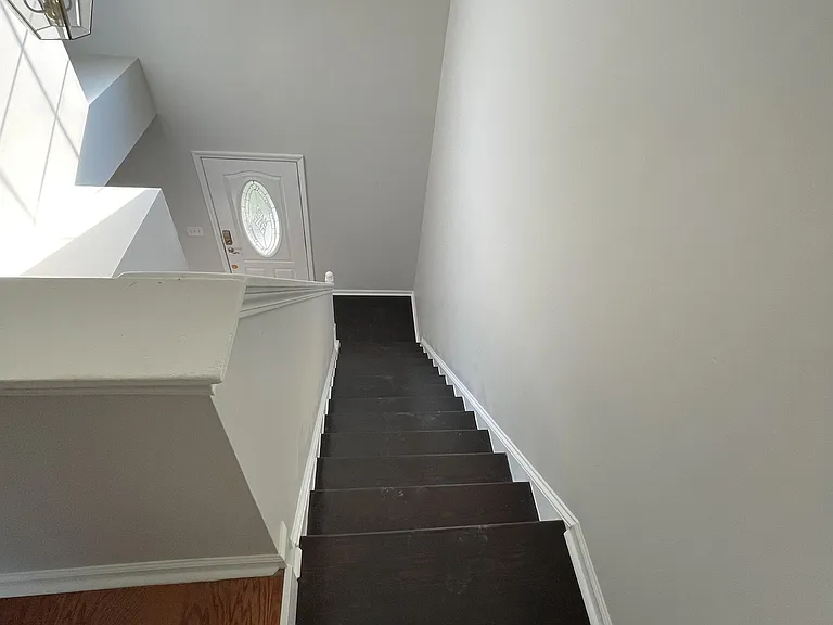 2704 Holmes Ct N — Photo 18