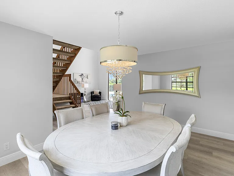12715 Kingsway Rd — Photo 19
