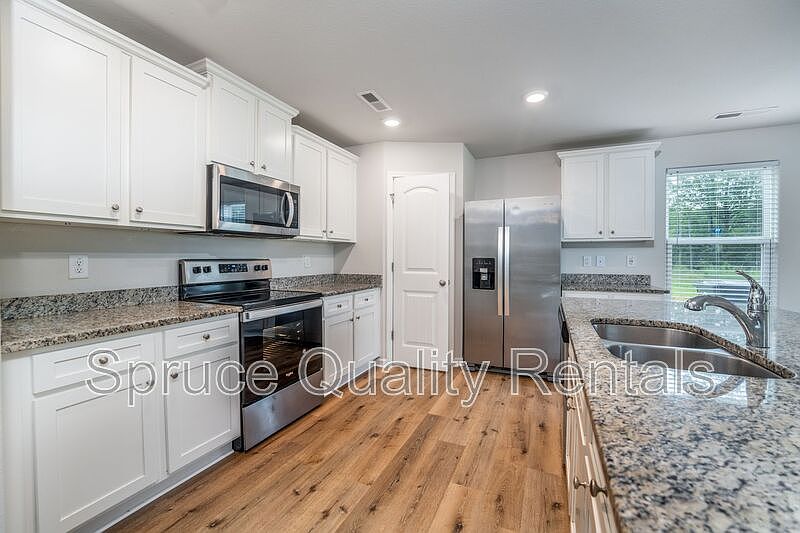 1st image of 1 Hazelburn Ct