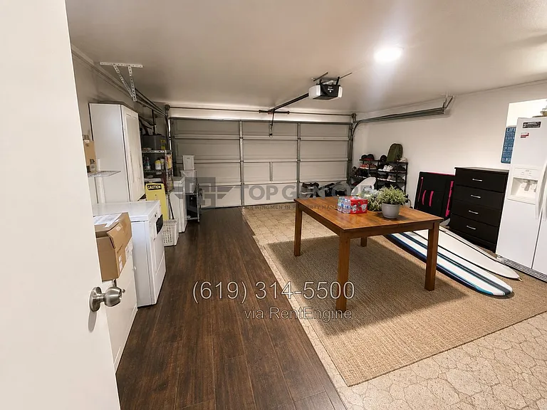 2430 Bartel St — Photo 12