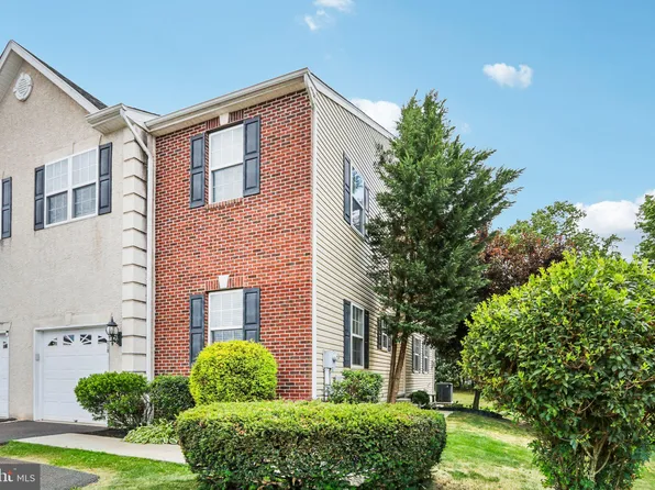 218 Holbrook Ln, Gilbertsville, PA 19525