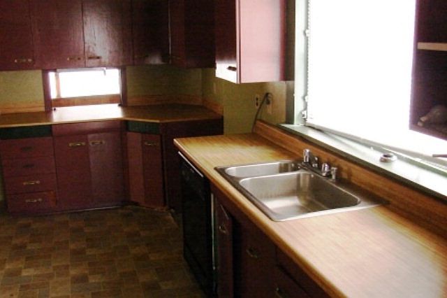1st image of 1002 W Grand Ave