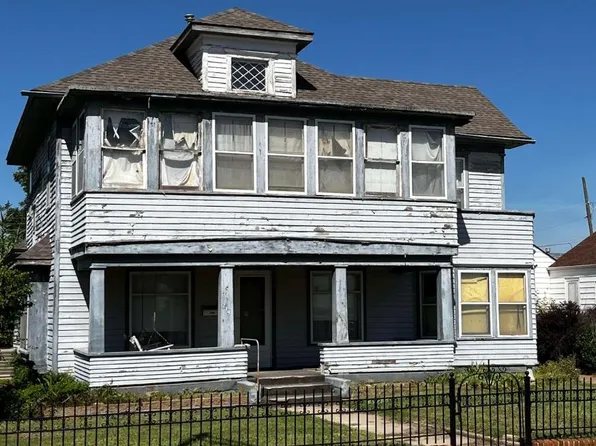 219 N Main St, Medford, OK 73759