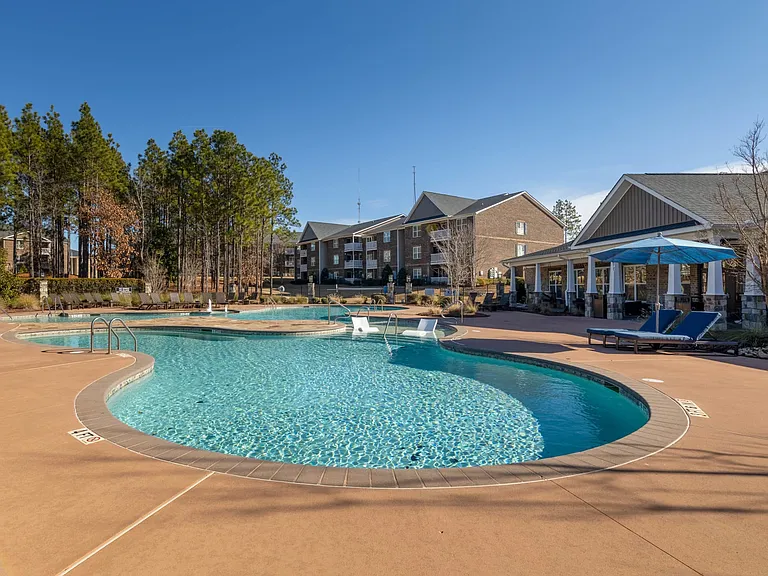 Luxe and Legends at Morganton Park Apartment Homes — Photo 38