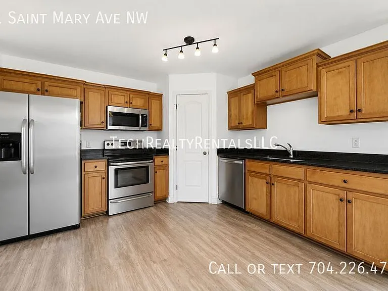 41 Saint Mary Ave NW — Photo 9