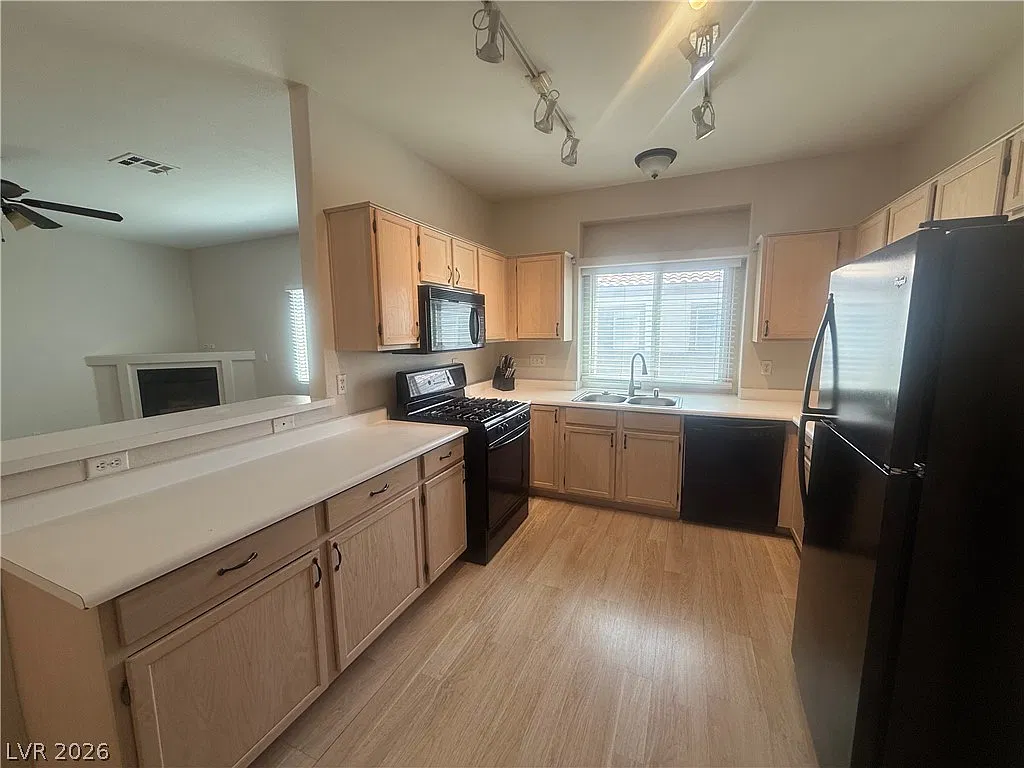 2 bed, 2.0 bath, 1259 sqft, $1,525 — Photo 4