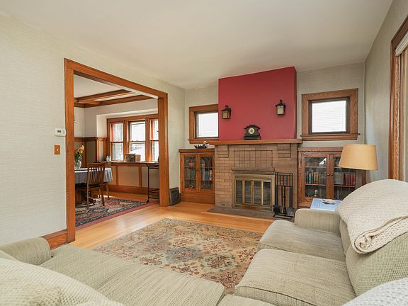 5th image of 130 N Arlington St