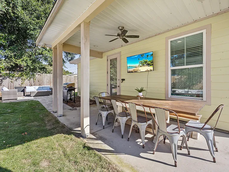 4320 Catherine St — Photo 32