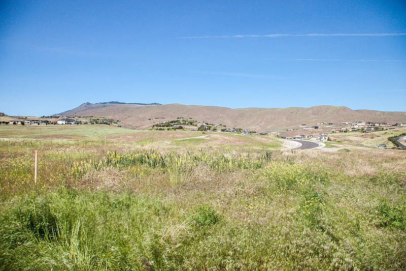 1st image of 807 Autumn Crest Dr