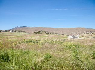 807 Autumn Crest Dr, Wenatchee, WA 98801