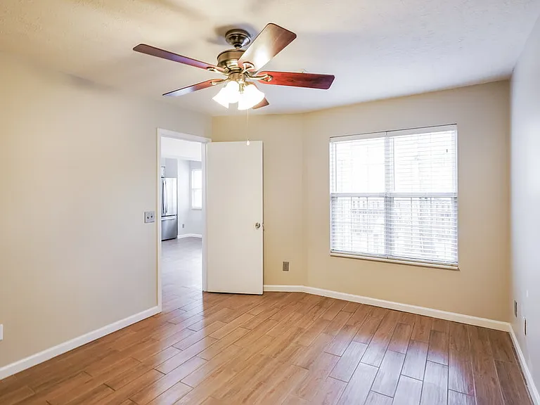 301 Hunters Chase Dr — Photo 11