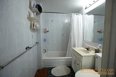 Rented by aptsandlofts.com