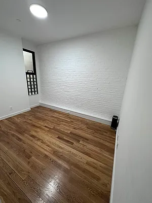 Rented by Reyes & Elsamad Real Estate Group | media 6