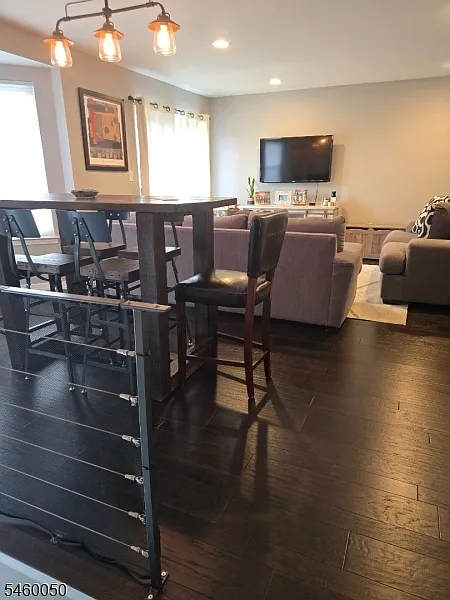 2 bed, 2.5 bath, 1200 sqft, $3,500 — Photo 4