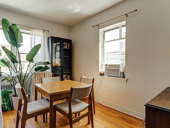 2nd image of 2615 Kennedy Blvd APT 307