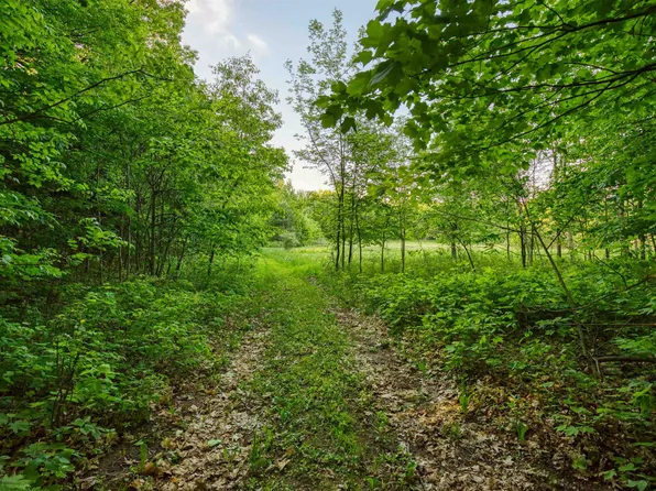 E7414 Stage Rd, New London, WI 54961