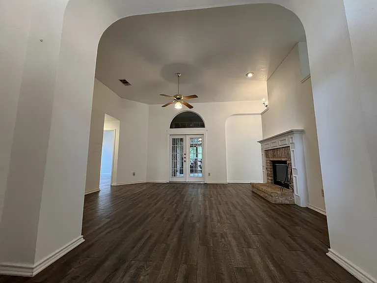 5904 Creekway St — Photo 4