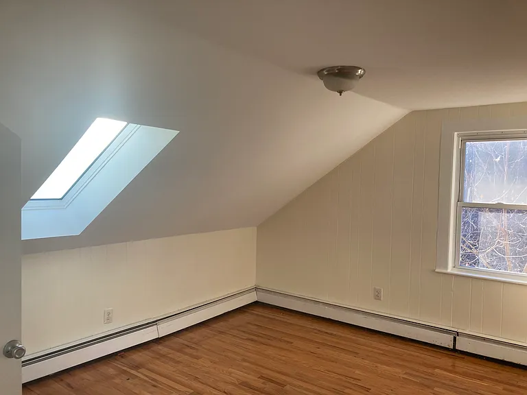 28 1/2 Grove St #3 — Photo 3