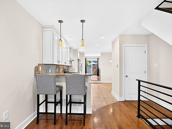 5th image of 1007 S 7th St