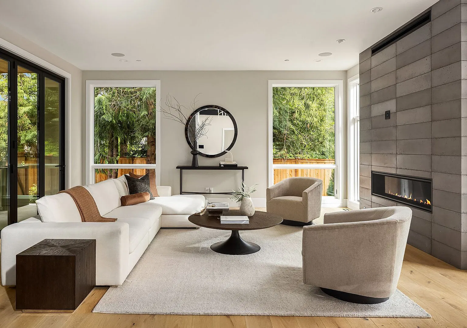5Bd/6Ba Medina Home — Photo 4