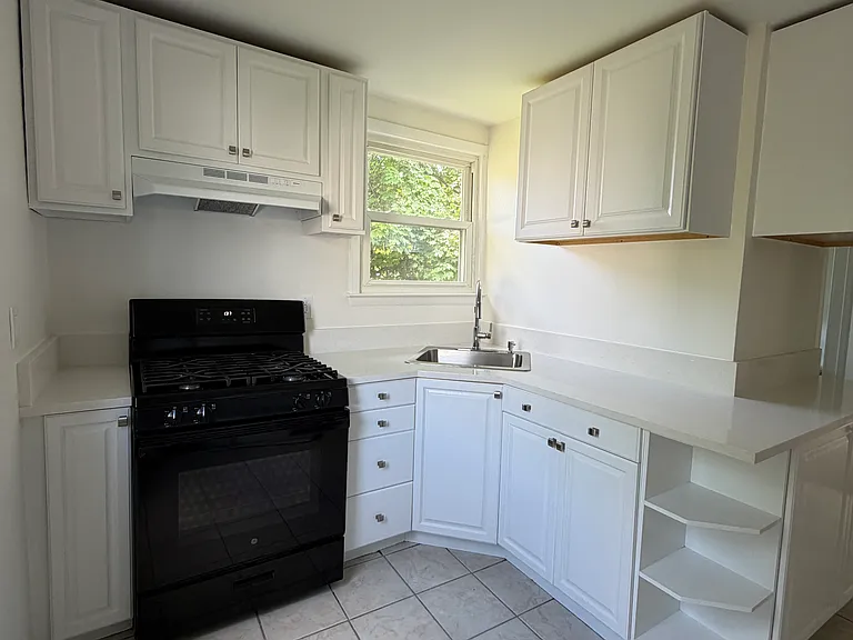 33 Macintosh Rd #B — Photo 12
