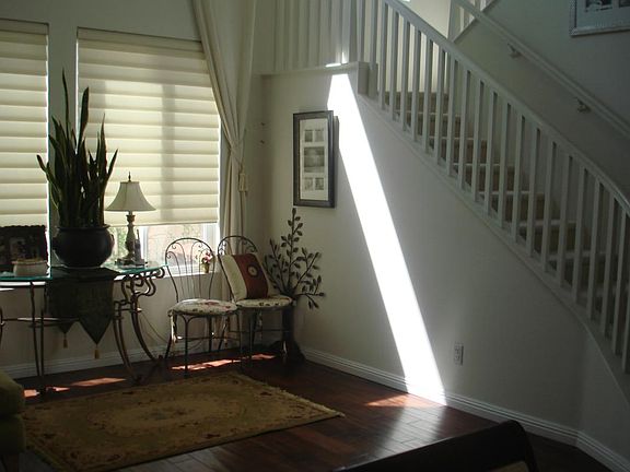 HIGH VAULTED CEILING LIVING ROOM