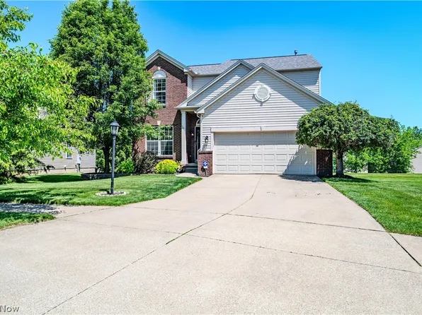 795 Andover Cir, Broadview Heights, OH 44147
