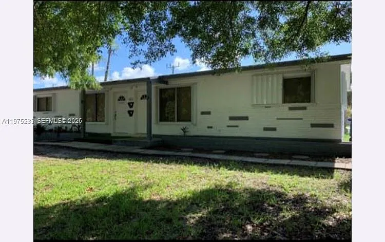 Building Photo - 401 SW 8th St #A