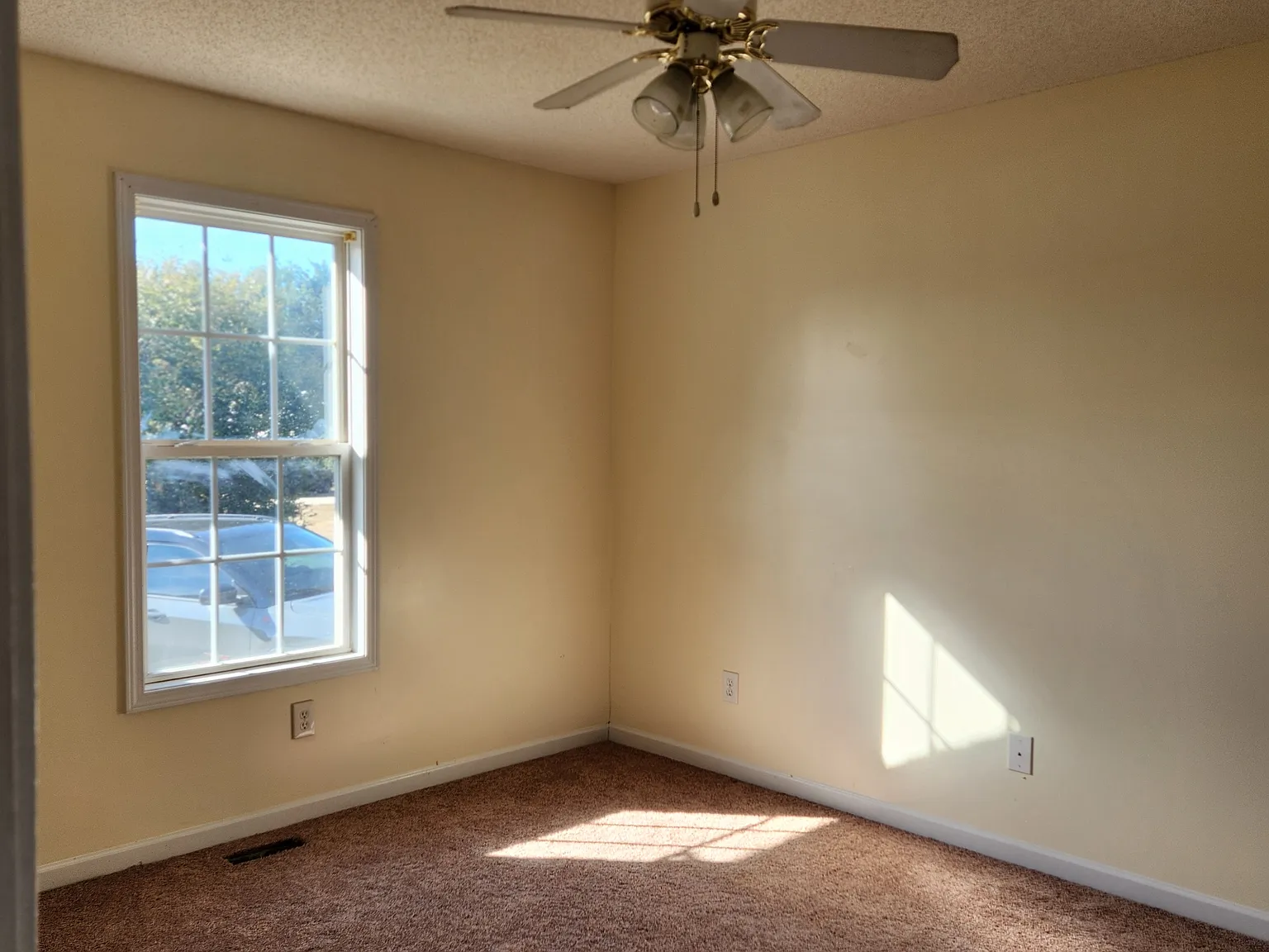 3 bed, 1008 sqft, $1,450 — Photo 3