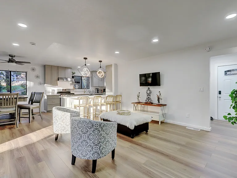 10782 Alta Sierra Dr — Photo 4