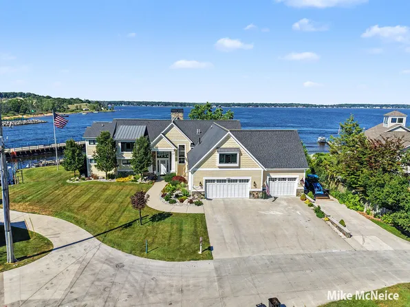3380 Fulton Ave, Muskegon, MI 49441