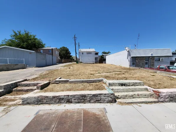 311 S 6th St #1/2, Taft, CA 93268