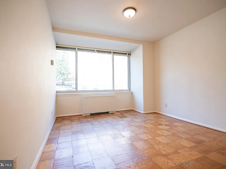 1210 N Taft St #201 — Photo 21