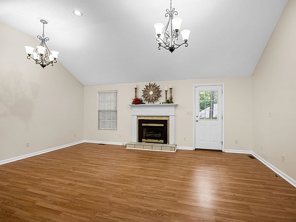 4th image of 270 Riverrun Dr