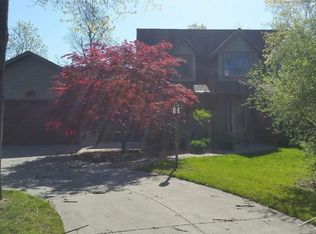 5070 Oakbrook Ct, Saginaw, MI 48603