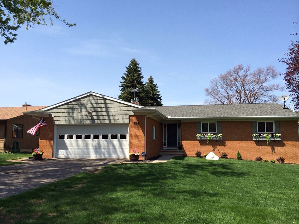 1st image of 1128 S Geneva Dr
