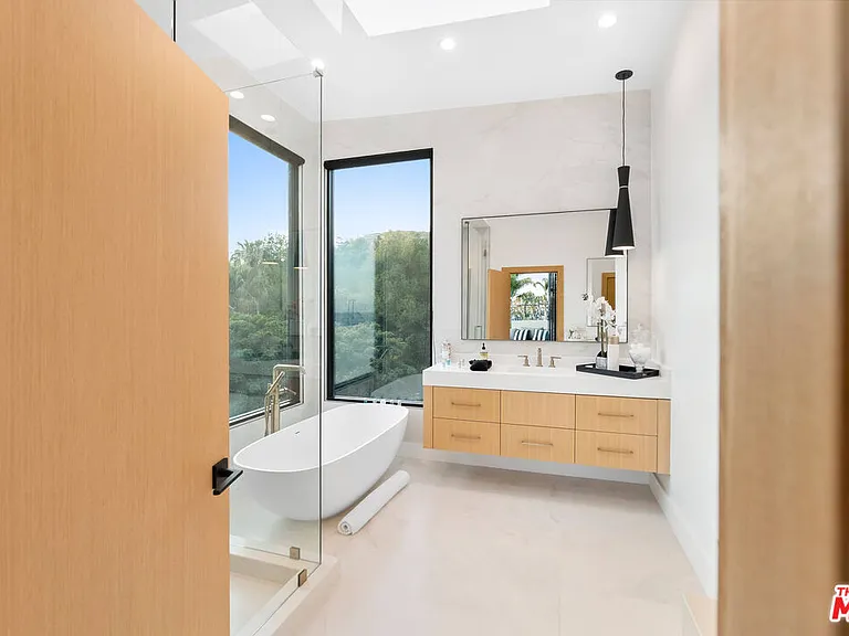 27187 Sea Vista Dr — Photo 24