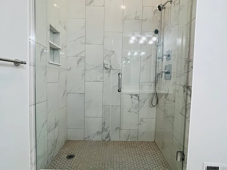 385 Pleasant St #6 — Photo 9