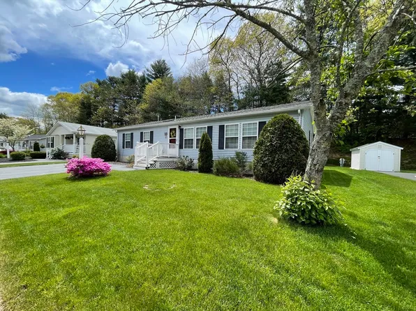 8 Briarwood Cir, Bridgewater, MA 02324