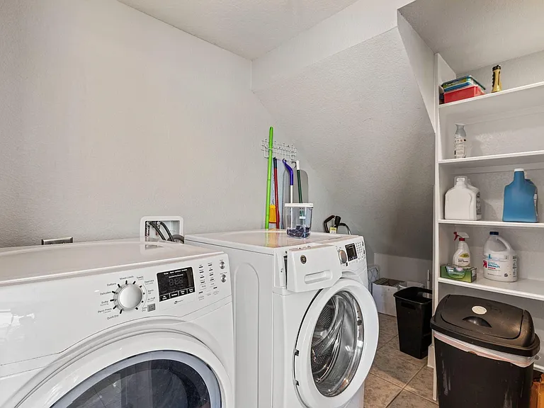 2215 Katy Ln #C — Photo 26