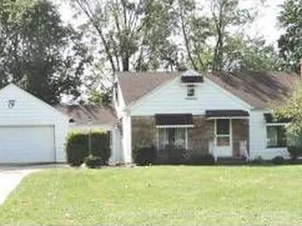 144 Ridgeview Dr, Seven Hills, OH 44131