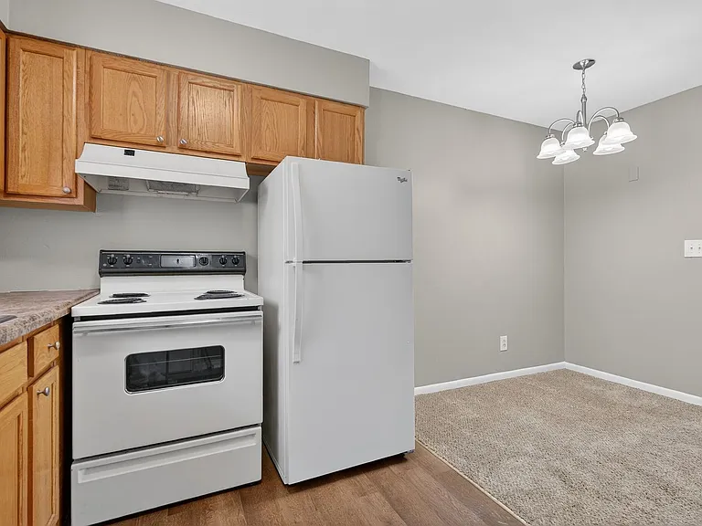Brookview Apartments — Photo 32