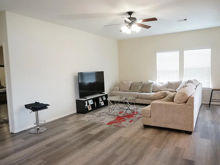 2614 Whitetip Ct — Photo 8