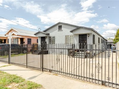 713 W 57th St, Los Angeles, CA, 90037
